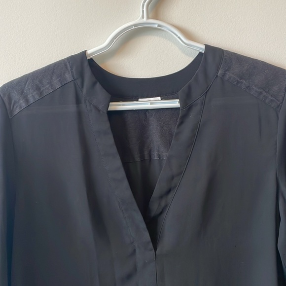 Black, 3/4 sleeve, long, sheer, v-neck shirt - Picture 4 of 5